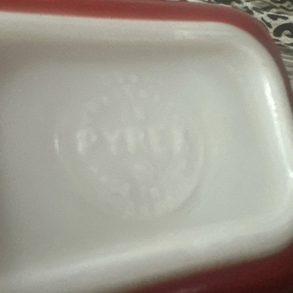 Vintage PYREX Made in USA 501-B Refrigerator Dish with Clear Lid